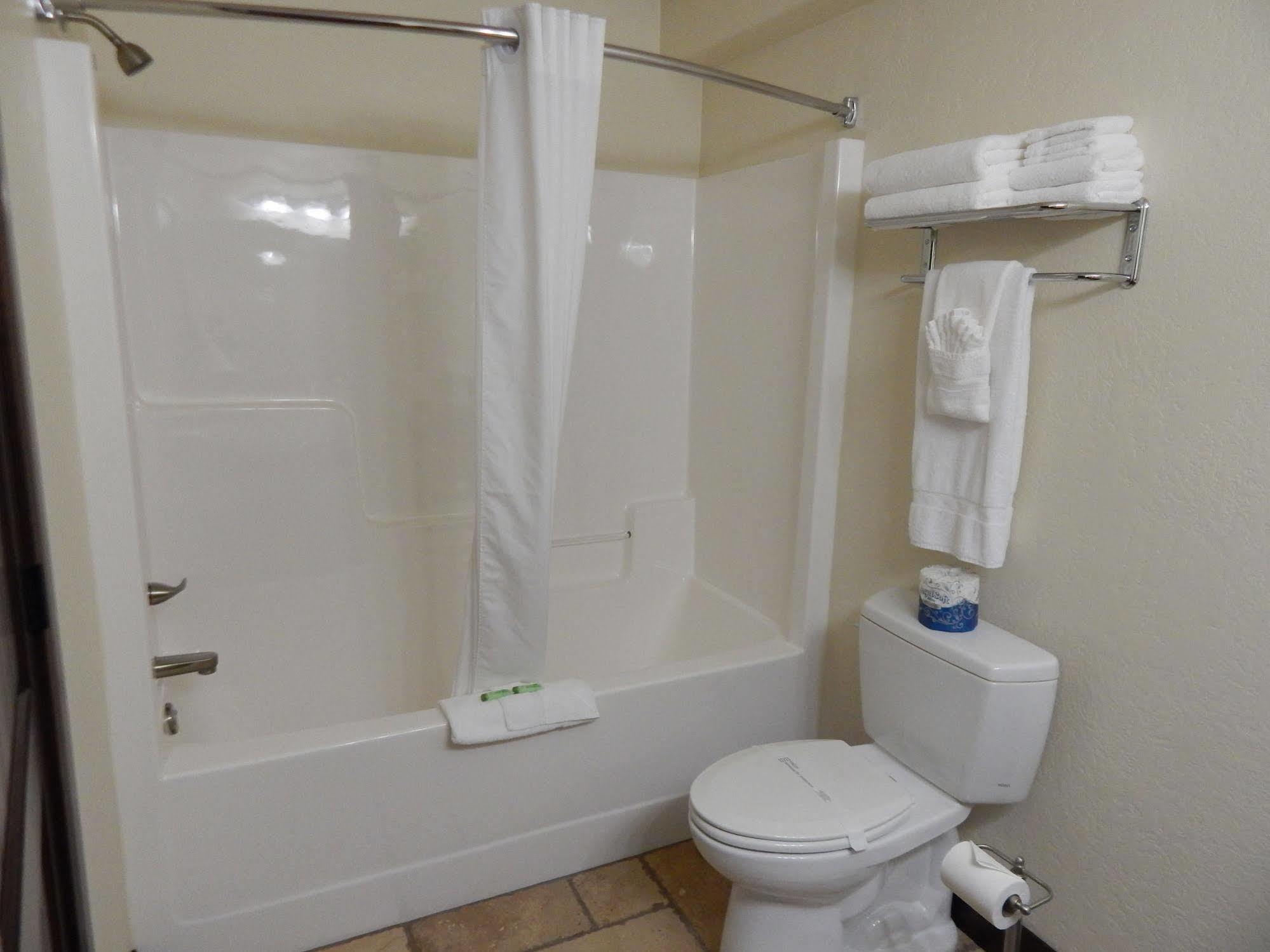 Winterton Suites 威利斯顿 外观 照片